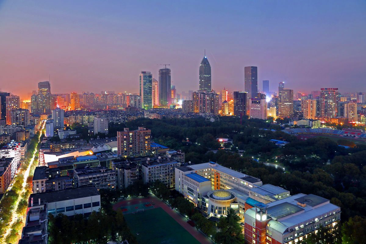 武漢今年發(fā)展?jié)摿ψ畲蟮囊粋€(gè)區(qū),不是江漢區(qū),也不是武昌