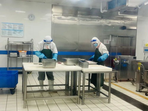 武漢媒體探秘飛機餐加工廠 科學家掌勺，為何總被吐槽“一個味兒”？